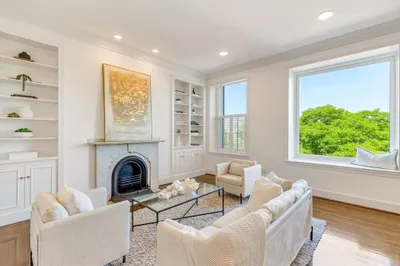 122 Beacon St #4
