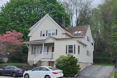 586 Franklin St #1