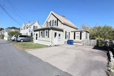 391 Commercial St 1