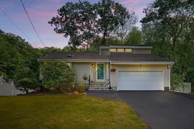 118 Beach Rd