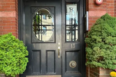 13 Albemarle St #3