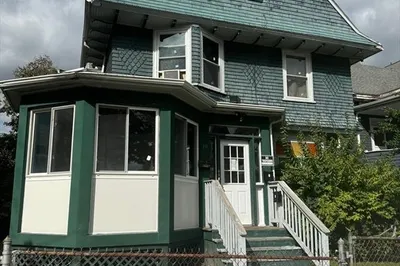 19 Bradshaw St