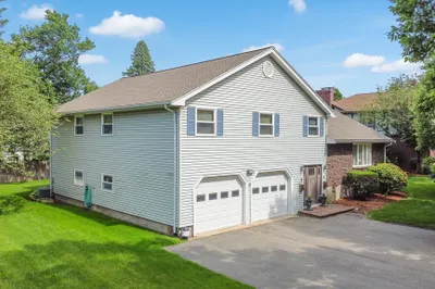 21 Alden Ave 1