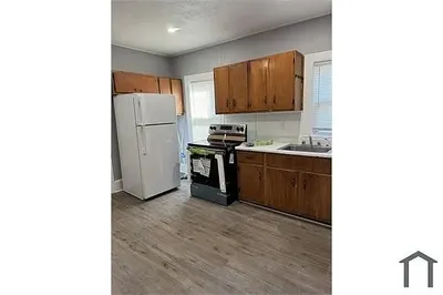25 W Wyoming Ave #6 1