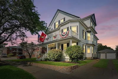 52 Dunlap St 1