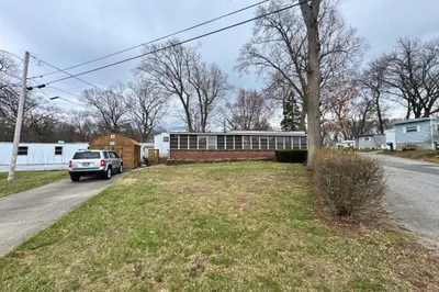 7 Oriole Dr