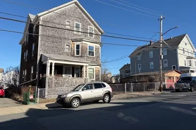 644-648 King Philip St 1