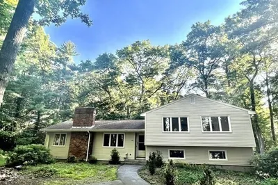 20 Algonquin Road 1