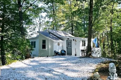 17 Whitney Pond Rd