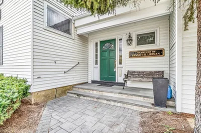 372 Boston Post Rd #Side 1