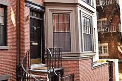 17 Willow Street #1