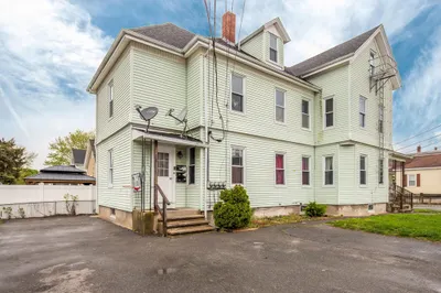 231 Cohannet St 1