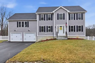 74 Deanna Dr 1
