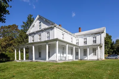 834 Plymouth Street