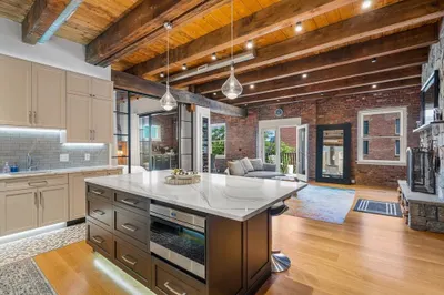 343 Commercial St #501