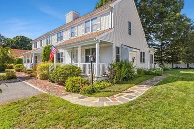 16 Trotting Park Rd #2B 1