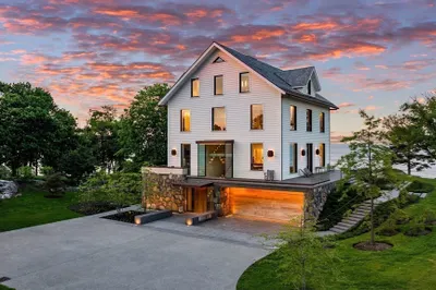 20 Crowninshield Road 1