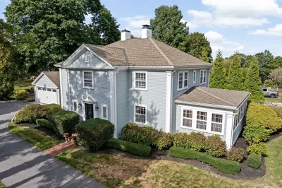 73 Pond St 1