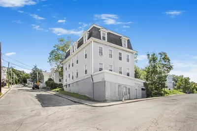 591 North Main Street 1