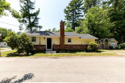 38 Atwood Ave