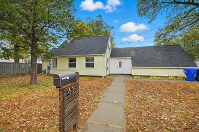 63 Peer St