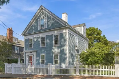 4 Washington Square 1