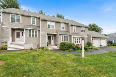 142 Laurelwood Dr #142