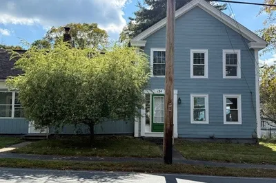 124 Southbridge Rd 1