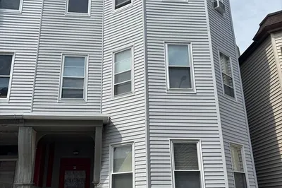 9 Monk St #3