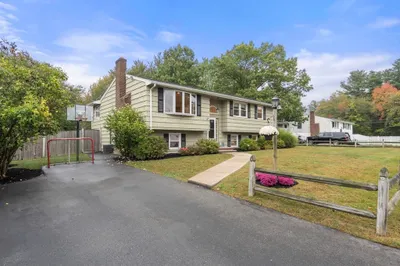 23 Loganberry Dr 1