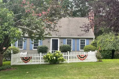 65 Redwood Dr