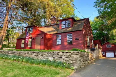 272 Amity St 1