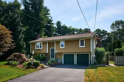 17 Colony Dr 1