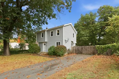 93 Balboa Dr 1