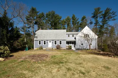 4 Nottingham Dr