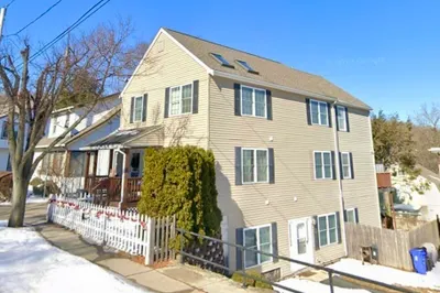 55 Dutton St 1