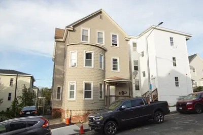 17 Vinson St