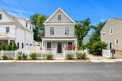 20 Plain St 1