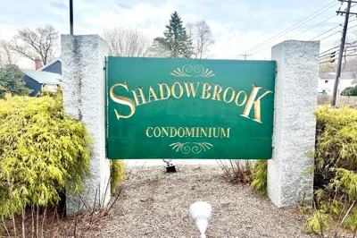 11 Shadowbrook Ln #8