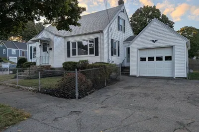 4 Edgemere Rd 1