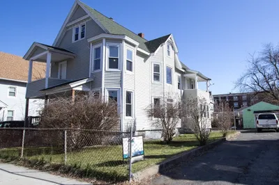 25 Hall St