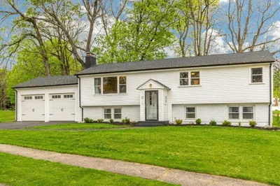 12 Pinecroft Ave