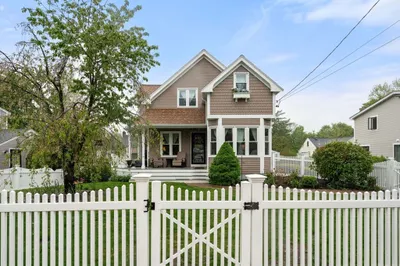 137 Pond St 1