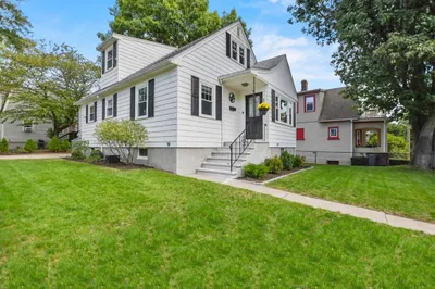 4 Corbett Avenue 1