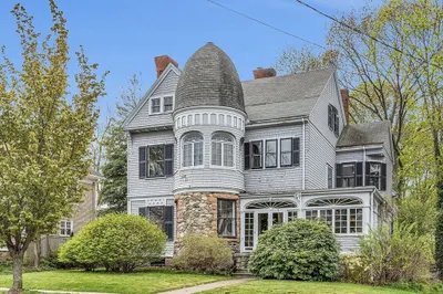 90 Bellevue Ave