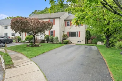 8 Candice Ct #8