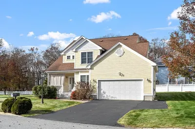 4 Greenmeadow Ln 1