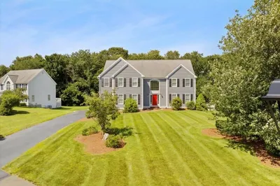 6 Copper Beech Circle 1