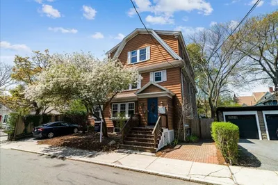 109 Rockview St #1