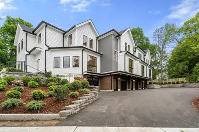 2202 Commonwealth Ave #3 1